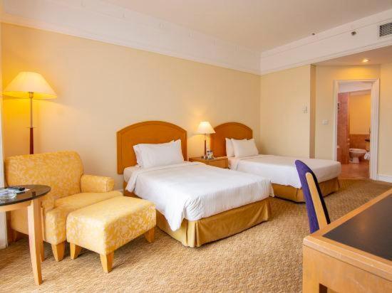 Royale Chulan Серембан Екстериор снимка A room at the hotel