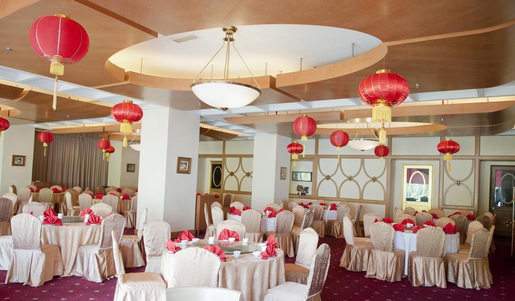Royale Chulan Серембан Екстериор снимка The interior of the restaurant
